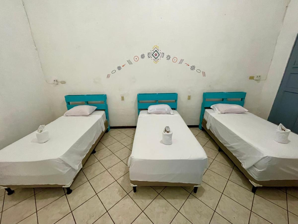 Hostal Inn 2 Flores Zewnętrze zdjęcie